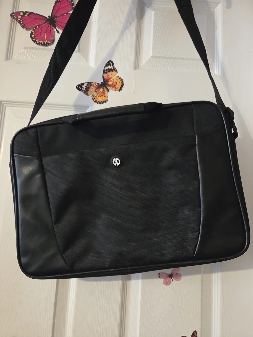 HP Black Men's Laptop Messenger Bag - Adjustable Shoulder Strap
